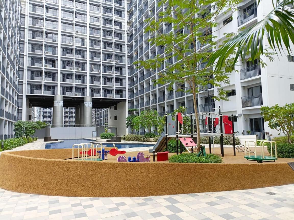 Home Away From Home Manila Exterior foto